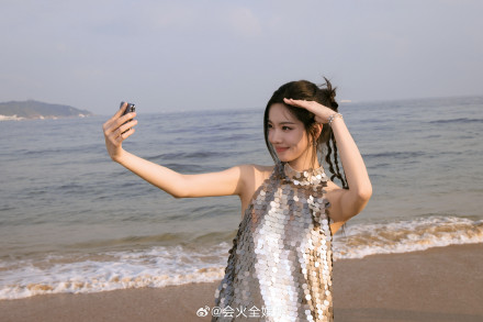 Chinese Travel Influencer and Cinematographer Collaborate for Stunning Photoshoot in Moganshan