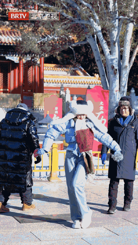 High's Impressive Performance as World-Famous Model Takes China's Social Media by Storm