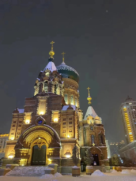 China's Social Media and Local Community Revolution in Tourism