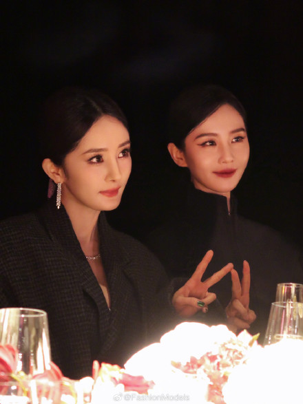 Liu Shishi and Yang Mi's Unbreakable Friendship: A Night Out Together Goes Viral