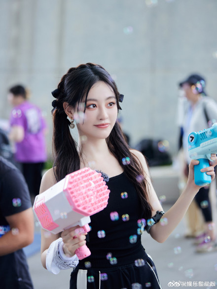 Zhu Xudan praised Huang Minghao for taking good photos.