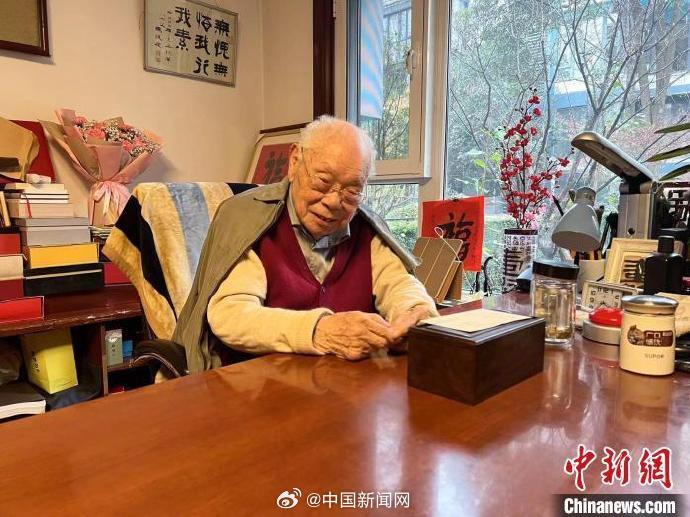 Renowned Chinese Author and Illustrator Ma Xitu Passes Away at 110, Leaves Behind Legacy of Literary and Artistic Mastery