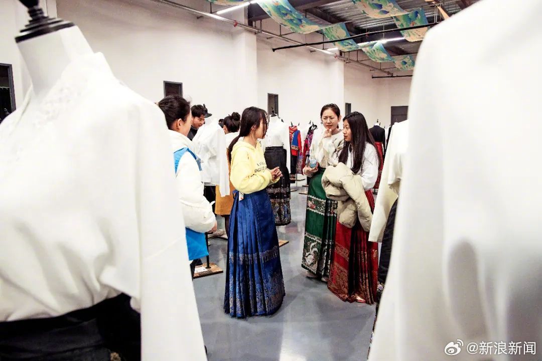 Maface Skirt Revival: A Symbol of China's Cultural Pride