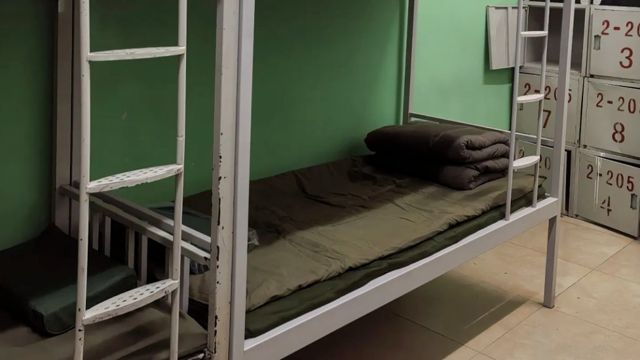 100,000 Visitors, 50,000 Residents: a County Opens Its School Dormitories to Stranded Tourists
