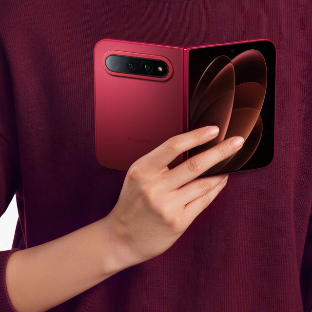 Xiaomi Bets on the 'Mid-Fold' as China's Foldable Super Week Begins