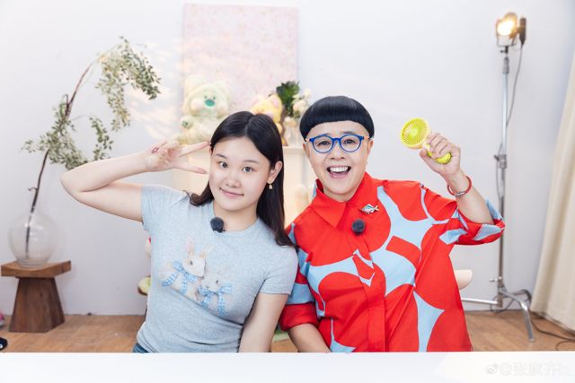 Zhang Jiaqi, Out of the Pool and on TV, Faces the Distance From Her Mother